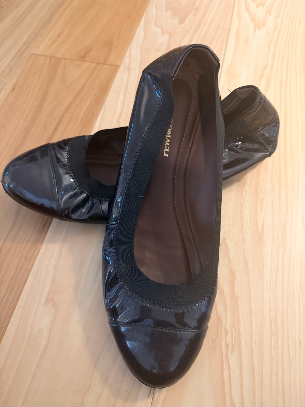 Bruno Magli Italian Patent Leather Elastic Ballet Flats - Size 40- DR2901